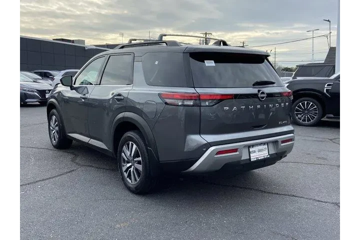 $31495 : Nissan Pathfinder 2024 AWD S image 6
