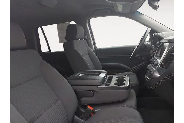 $19961 : Chevrolet Tahoe 2017 4x4 LS image 3
