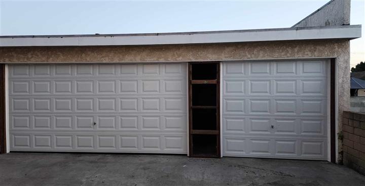 Garage Doors / Puertas garaje image 5