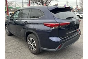 $28490 : Toyota Highlander 2021 AWD X thumbnail