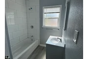$1200 : Decent one bedroom apartment thumbnail