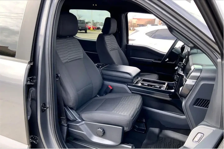 $37895 : Ford F-150 2023 4x4 XL 4dr S image 9