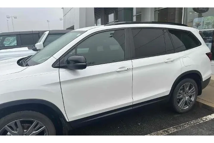 $28000 : Honda Pilot 2022 AWD Sport 4 image 9