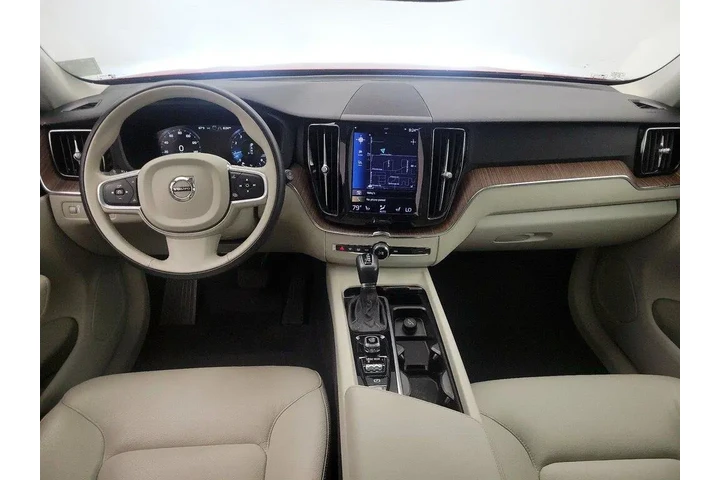 $21998 : Volvo XC60 2021 AWD T5 Momen image 9
