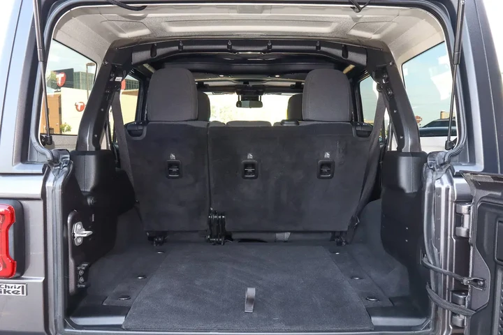 $47988 : 2024 Wrangler Rubicon image 9
