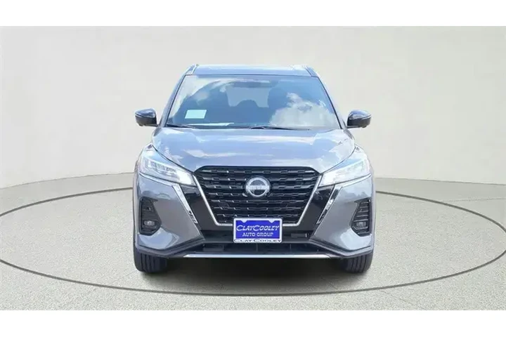 $20470 : Nissan Kicks 2023 SR 4dr Cro image 2