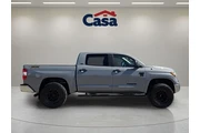 $29995 : Toyota Tundra 2018 4x4 SR5 4 thumbnail