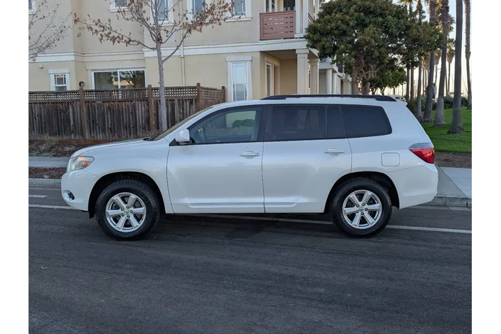 $11988 : 2008 Highlander Base image 9