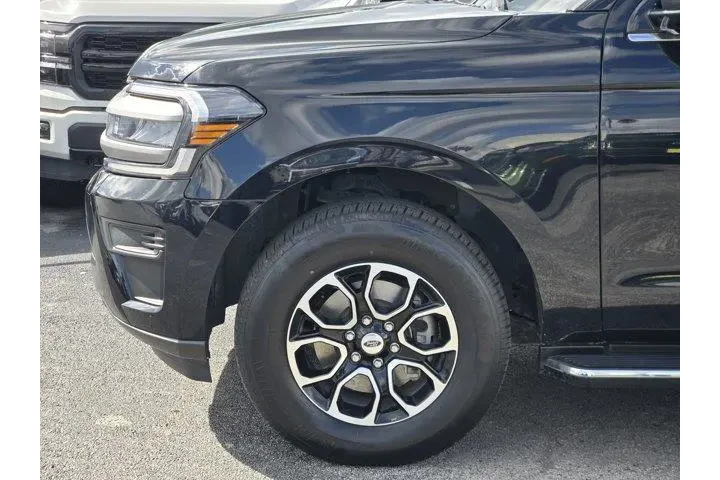 $36995 : Ford Expedition MAX 2022 4x2 image 5