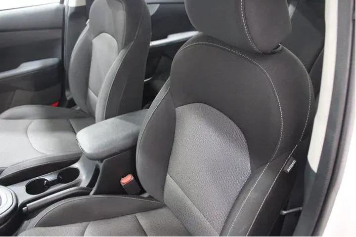 $19988 : Kia Forte 2024 LXS 4dr Sedan image 6