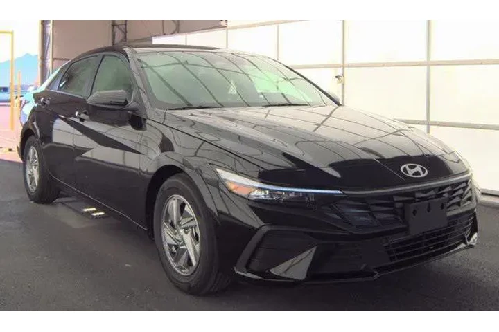 $20991 : Hyundai ELANTRA 2025 SE 4dr image 2