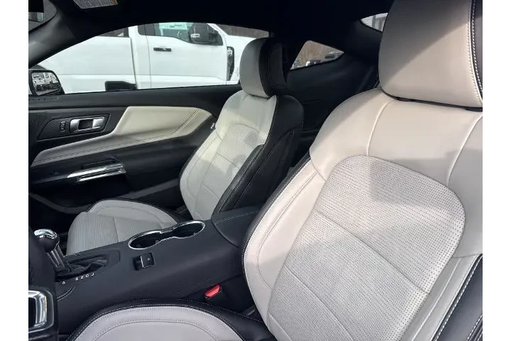 $35987 : Ford Mustang 2025 EcoBoost P image 6