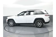$32989 : Jeep Grand Cherokee 2024 4x2 thumbnail