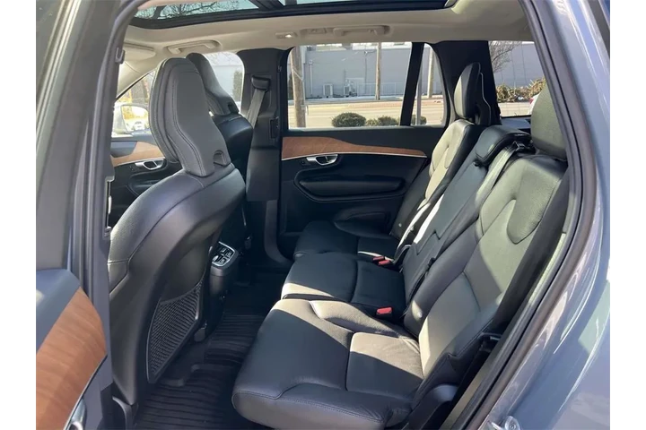 $38250 : Volvo XC90 2023 AWD B6 Plus image 9