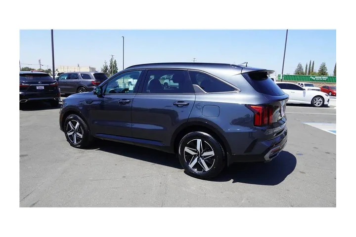 $24984 : 2023 Sorento S image 9