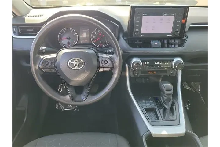 $28990 : Toyota RAV4 2022 XLE 4dr SUV image 4