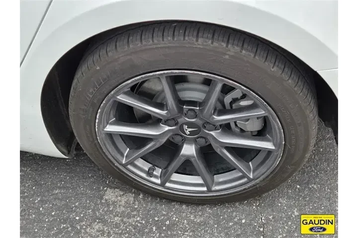 $21888 : Tesla Model 3 2022 AWD Long image 5