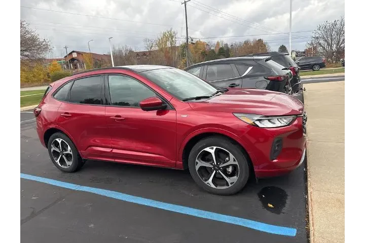 $26932 : Ford Escape 2023 AWD ST-Line image 4