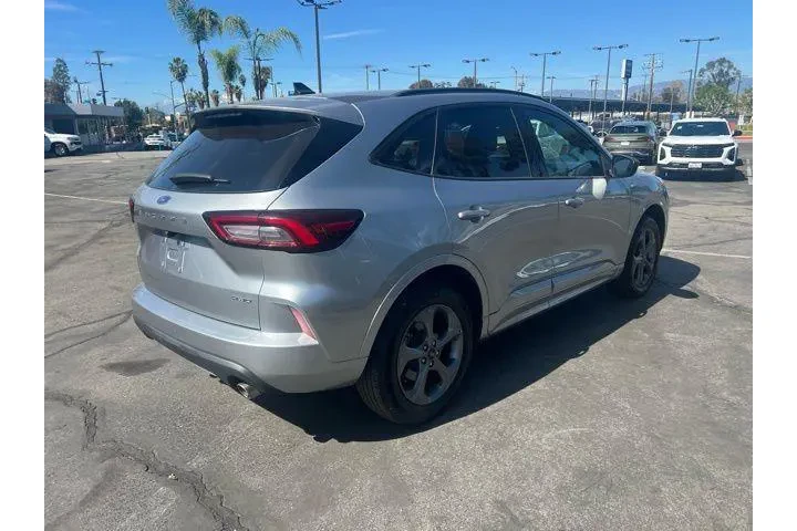 $20981 : Ford Escape 2024 AWD ST-Line image 4