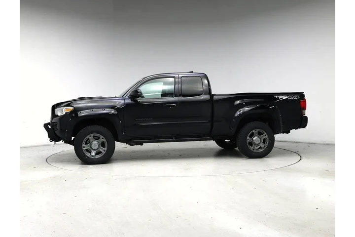 $31998 : Toyota Tacoma 2016 4x4 TRD S image 3