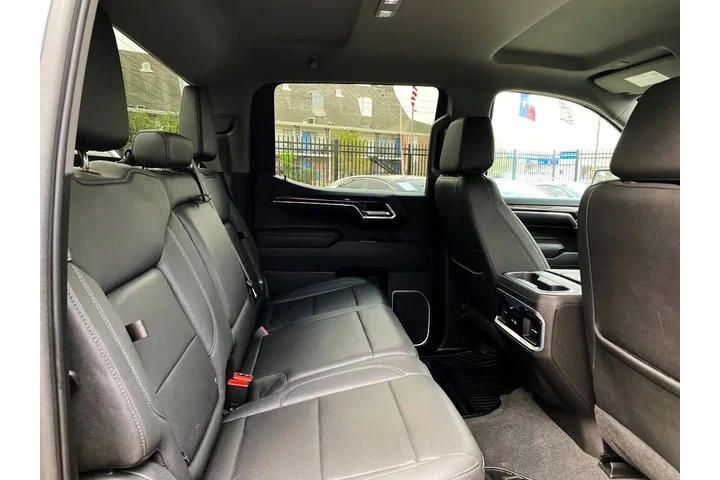 2023 Silverado 1500 LTZ Crew image 9