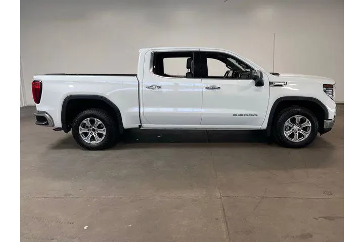 $36446 : GMC Sierra 1500 2024 4x2 SLT image 2
