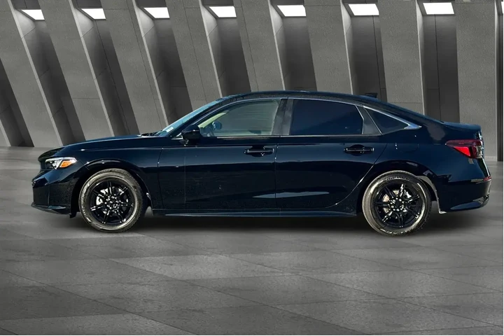 $23500 : Honda Civic 2025 LX 4dr Seda image 8