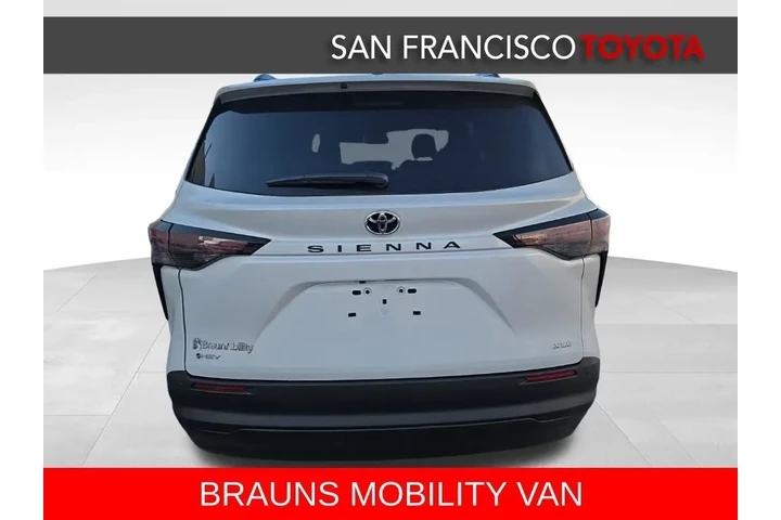 $89888 : 2026 Sienna XLE 8 Passenger image 4