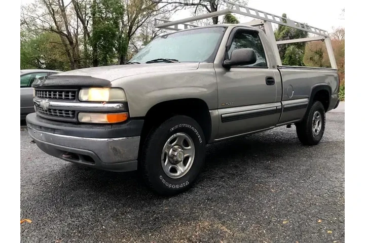$9999 : 2000 Silverado 1500 image 1