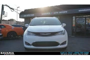 $13995 : 2018 Pacifica Touring L FWD thumbnail