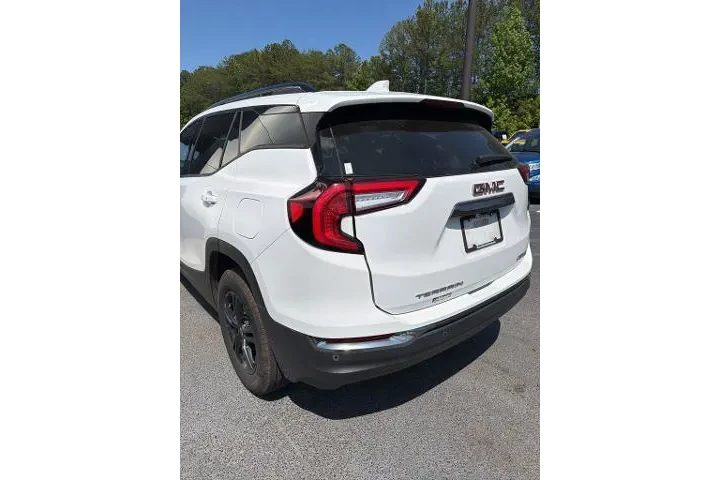 $25177 : GMC Terrain 2023 AWD AT4 4dr image 7