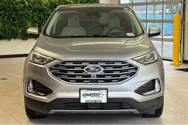 $28352 : Ford Edge 2023 AWD Titanium image 9
