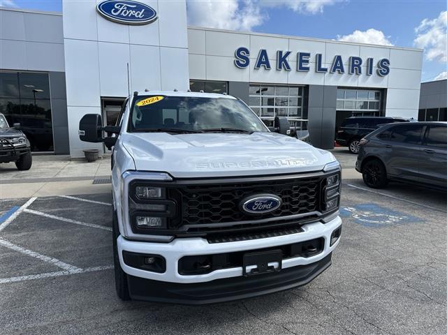 $61000 : 2024 F-350 Truck Crew Cab V-8 image 1