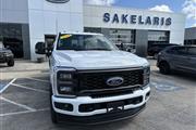 2024 F-350 Truck Crew Cab V-8 en Rolla