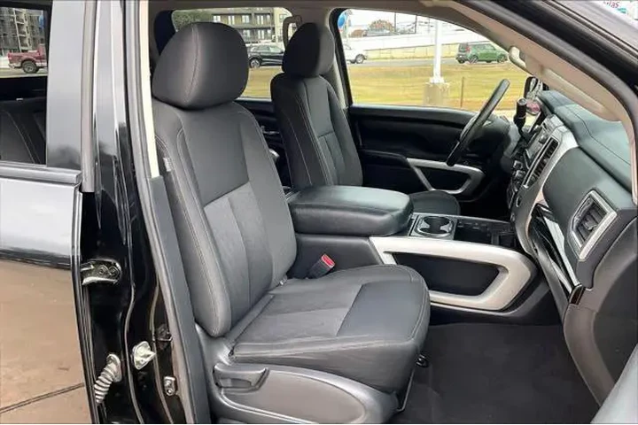 $15997 : Nissan Titan 2017 4x2 SV 4dr image 7