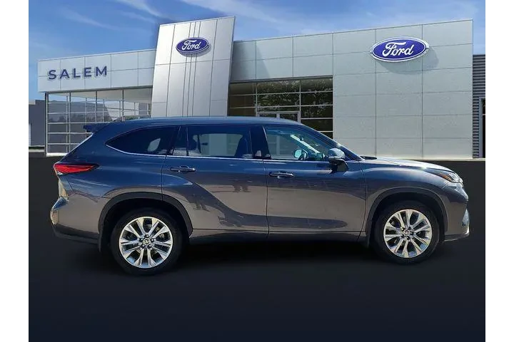 $32660 : Toyota Highlander 2021 AWD L image 2