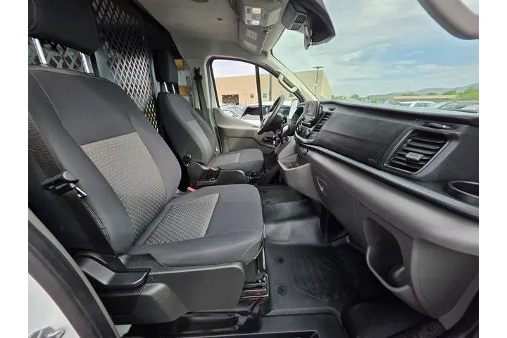 $32300 : Ford Transit 2024 250 3dr SW image 10