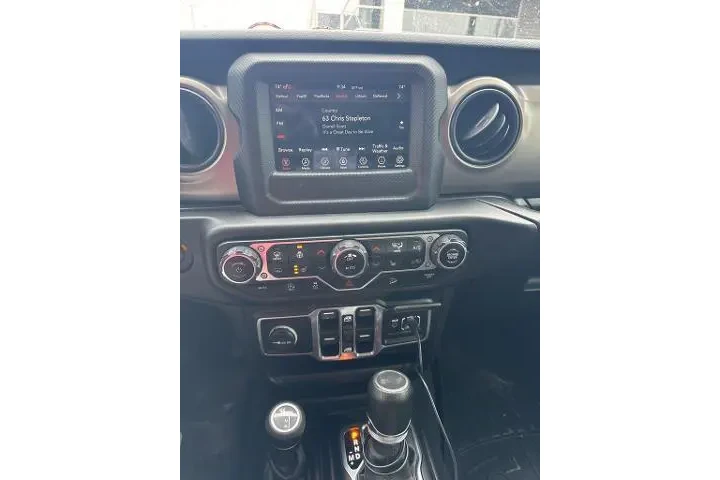 $26977 : Jeep Wrangler Unlimited 2020 image 9