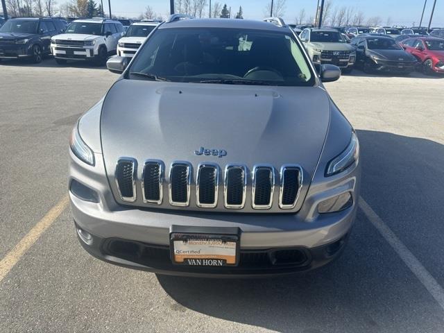 $14000 : Pre-Owned 2015 Cherokee Latit image 2