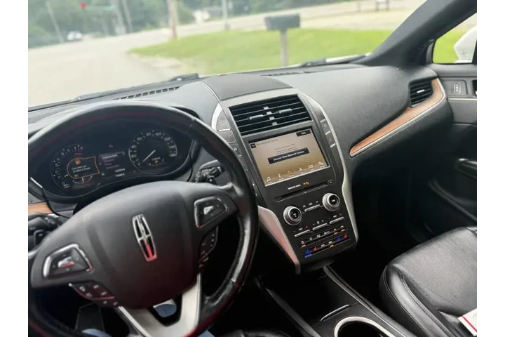 $8999 : 2017 MKC Reserve image 8