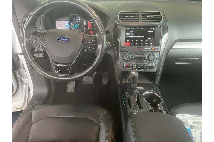 $13584 : Ford Explorer 2018 AWD XLT 4 image 10