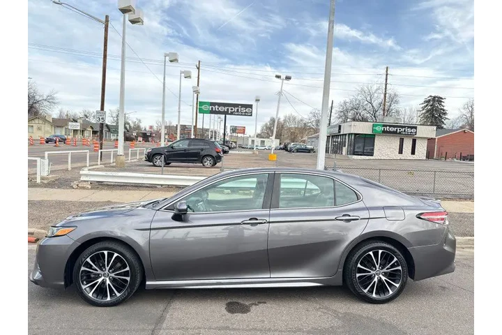 $6995 : 2019 Camry SE image 3