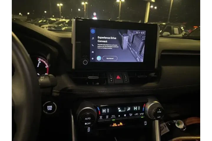 $29595 : Toyota RAV4 2024 XLE Premium image 10