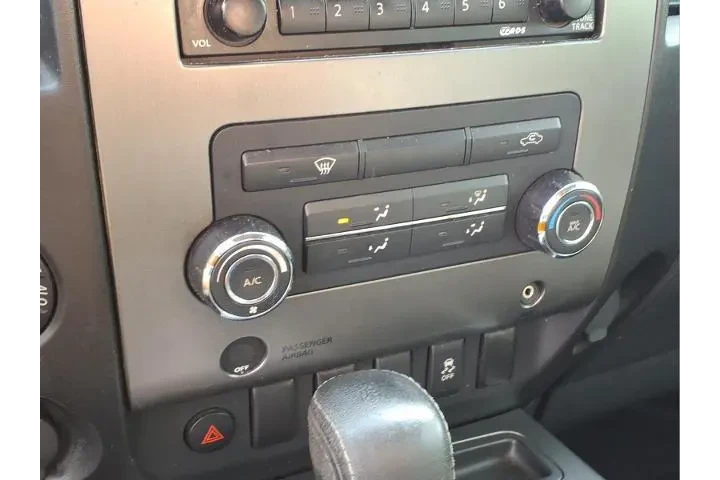 $14545 : Nissan Titan 2012 4x4 S 4dr image 6