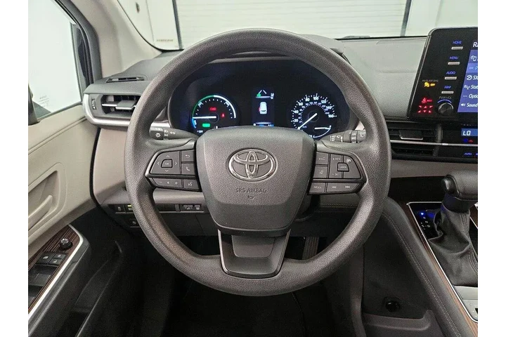 $37998 : Toyota Sienna 2024 LE 8-Pass image 10