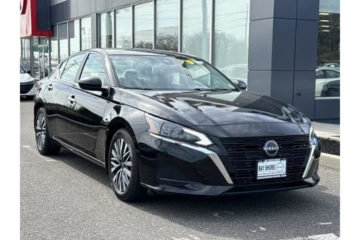 $19312 : Nissan Altima 2025 2.5 SV 4d image 2