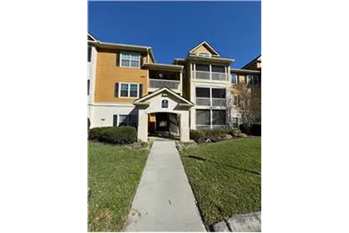 $2000 : Rental property with 2 bedro image 1