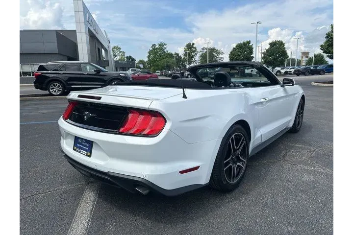 $22889 : Ford Mustang 2022 EcoBoost P image 10