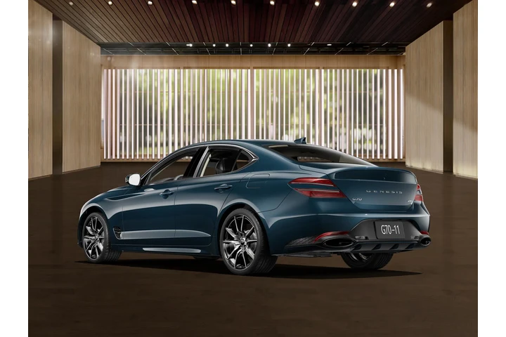 $29447 : Genesis G70 2024 2.5T Standa image 3