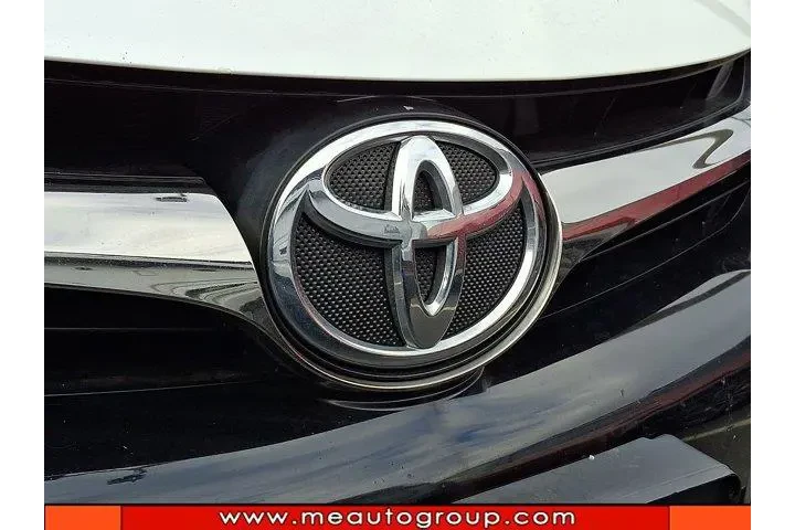 $14697 : Toyota Camry 2017 SE 4dr Sed image 4